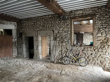 14698077315