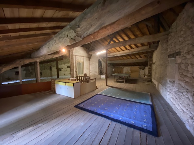 Image No.19-4 Bed Property for sale