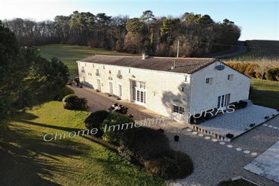 1 - Gironde, Property