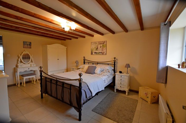 Image No.10-9 Bed Country House for sale