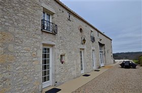 Image No.3-Propriété de 9 chambres à vendre à Gironde