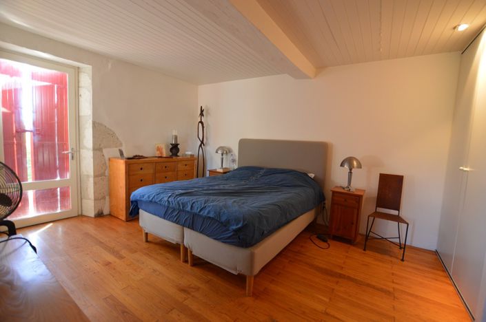 Image No.15-3 Bed Property for sale