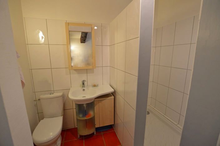 Image No.18-3 Bed Property for sale