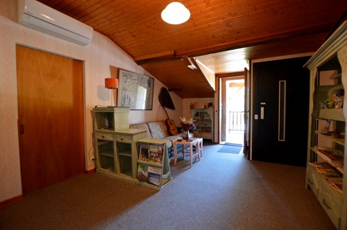 Image No.19-5 Bed Property for sale