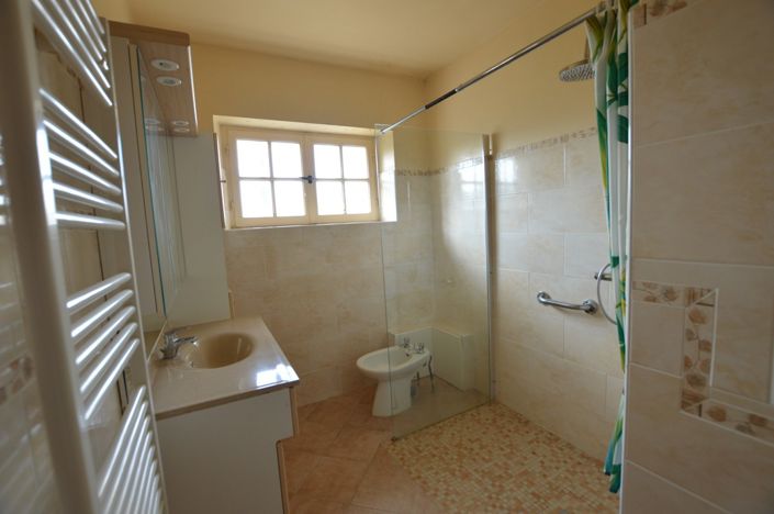 Image No.19-7 Bed Property for sale