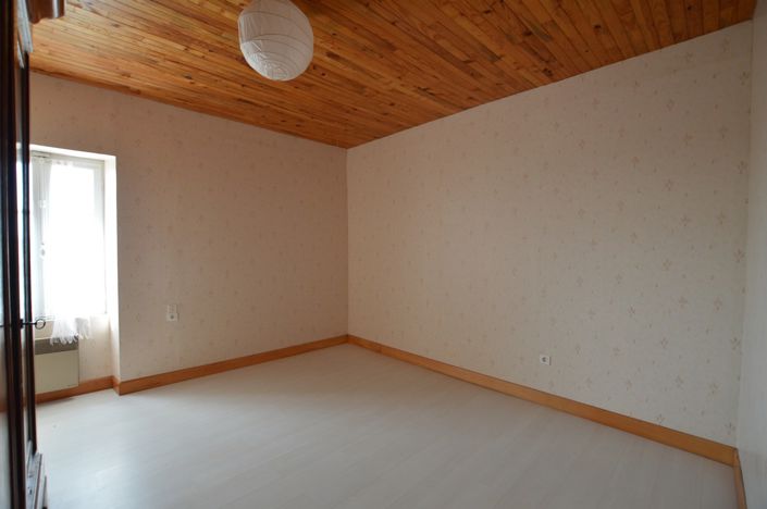 Image No.20-7 Bed Property for sale