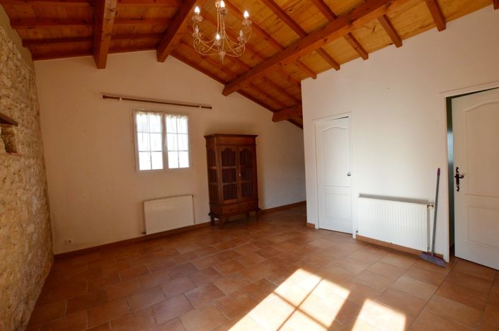 Image No.11-3 Bed Property for sale