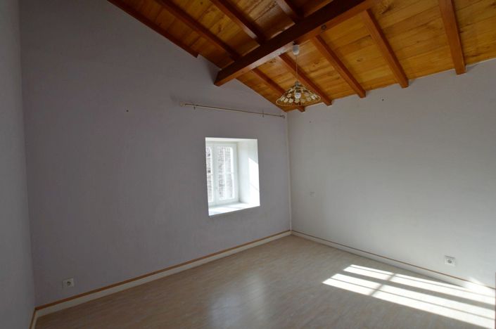 Image No.16-3 Bed Property for sale