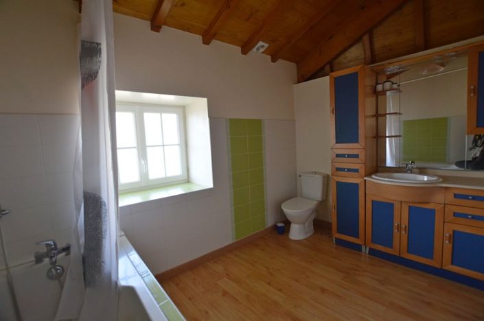 Image No.18-3 Bed Property for sale