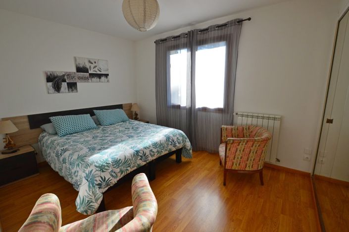 Image No.15-3 Bed Country House for sale