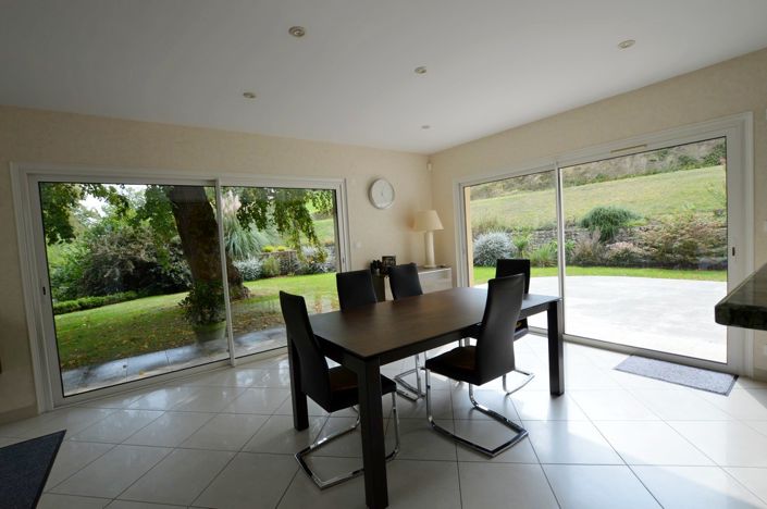 Image No.11-4 Bed Property for sale