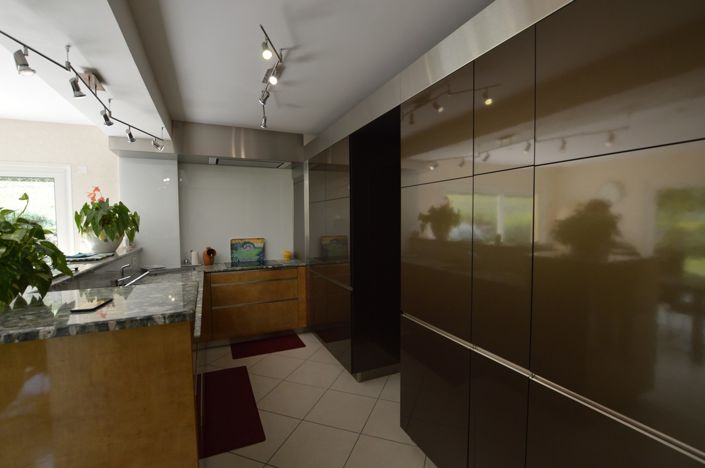 Image No.12-4 Bed Property for sale