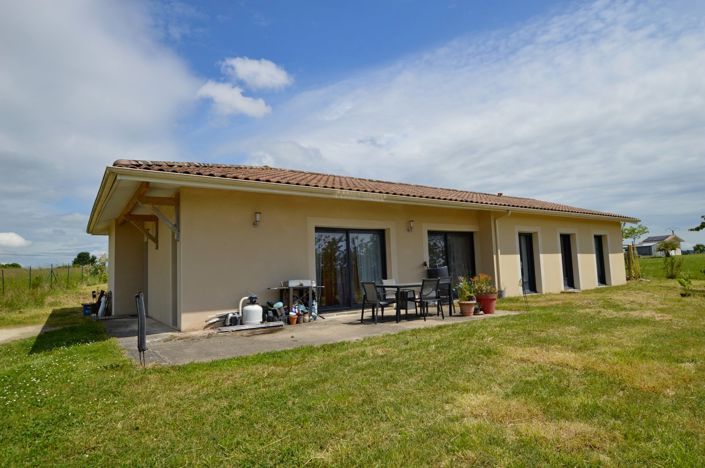 Image No.2-3 Bed Village House for sale