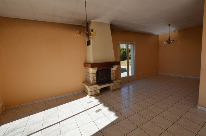 Image No.7-2 Bed Country House for sale