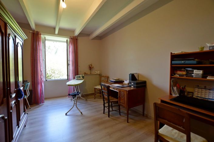 Image No.14-6 Bed Property for sale