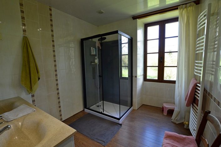 Image No.15-6 Bed Property for sale