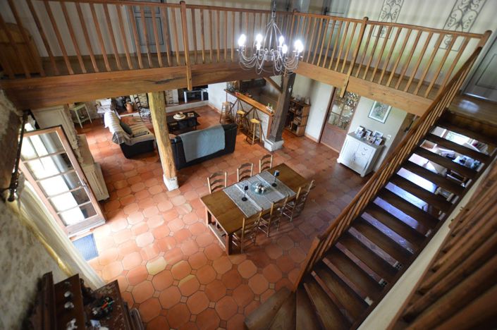 Image No.16-6 Bed Property for sale