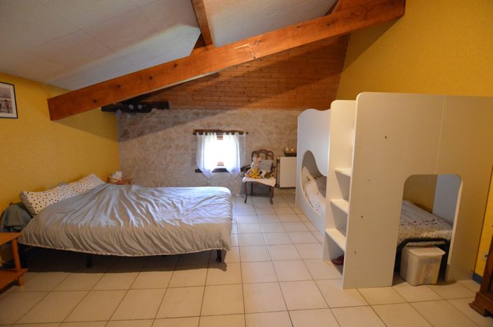 Image No.18-6 Bed Property for sale