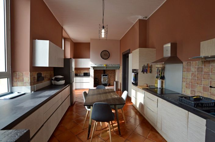 Image No.8-4 Bed Village House for sale