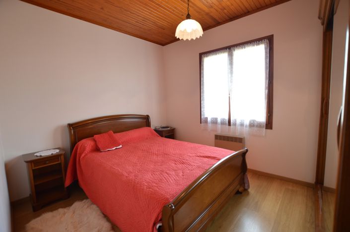 Image No.10-4 Bed Country House for sale