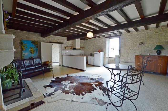 Image No.11-7 Bed Country House for sale