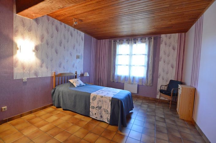 Image No.17-5 Bed Country House for sale