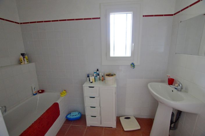 Image No.17-5 Bed Country House for sale