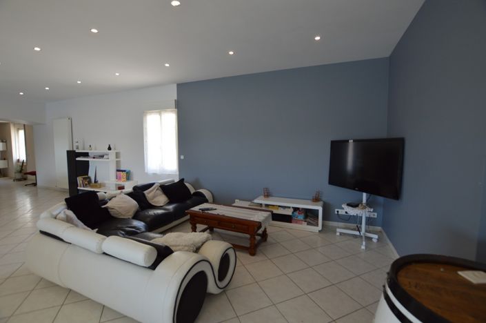 Image No.13-3 Bed Country House for sale