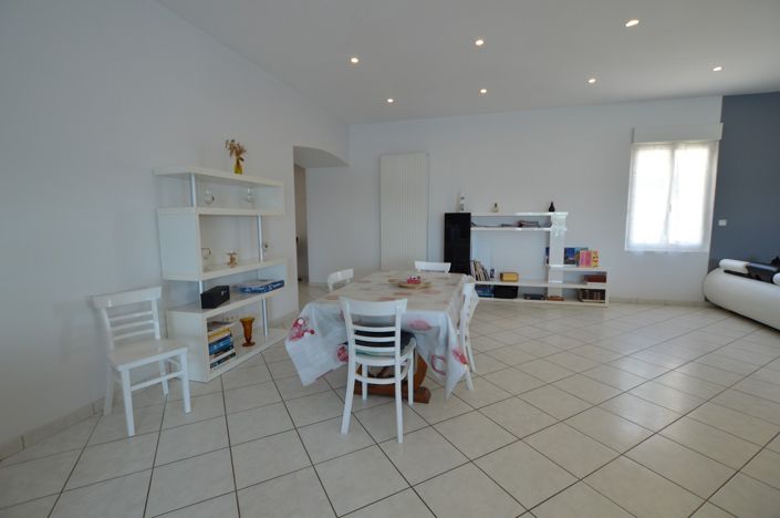 Image No.14-3 Bed Country House for sale