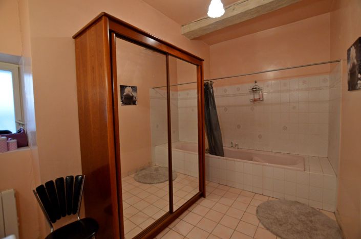 Image No.16-4 Bed Village House for sale