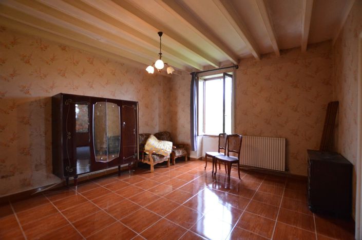 Image No.11-3 Bed Farmhouse for sale