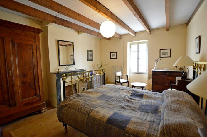 Image No.10-3 Bed Property for sale