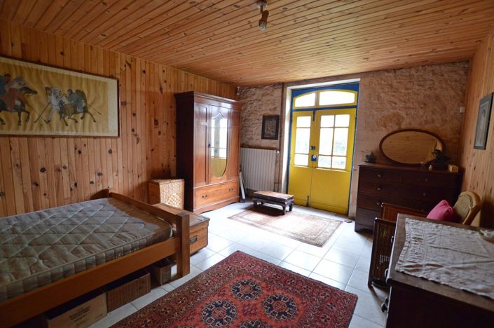 Image No.12-3 Bed Property for sale