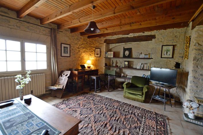 Image No.8-3 Bed Property for sale