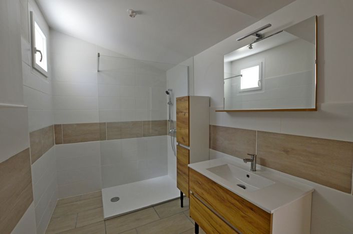 Image No.15-4 Bed Country House for sale