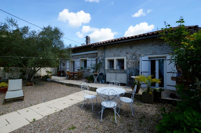 Image No.2-3 Bed Country House for sale