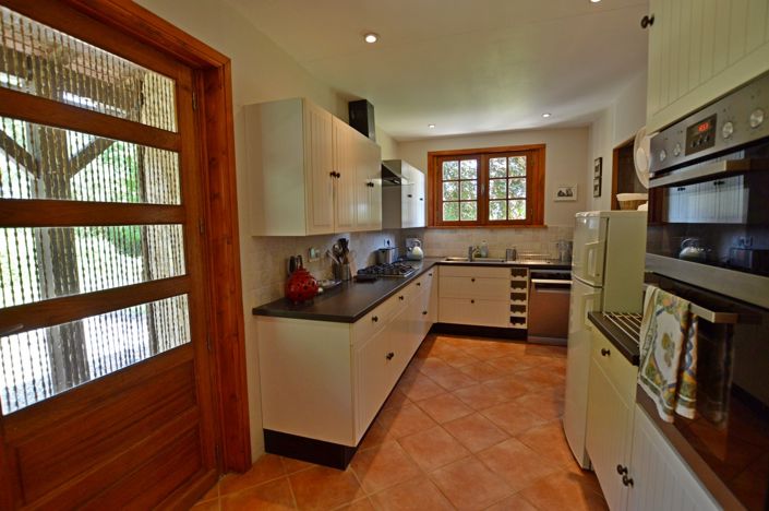 Image No.11-3 Bed Country House for sale