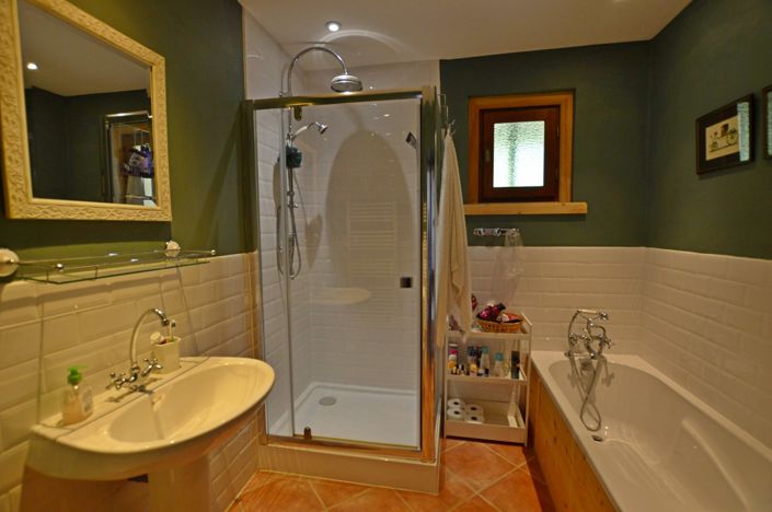 Image No.17-3 Bed Country House for sale