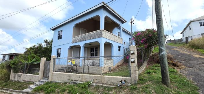 Image No.1-4 Bed House for sale