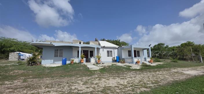 Image No.2-4 Bed House for sale