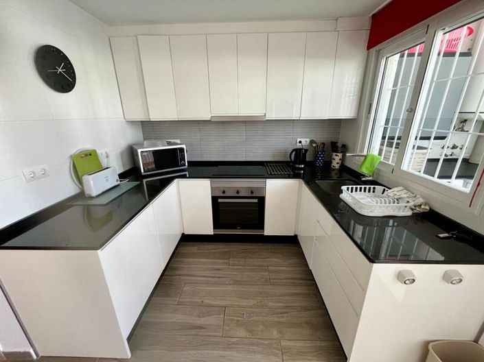 Image No.12-2 Bed Townhouse for sale