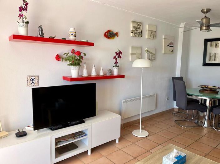 Image No.8-2 Bed Townhouse for sale