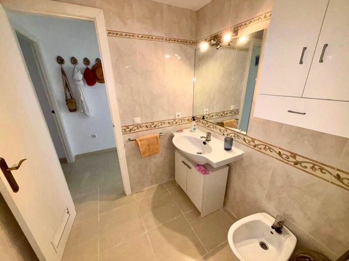 Image No.28-2 Bed Apartment for sale