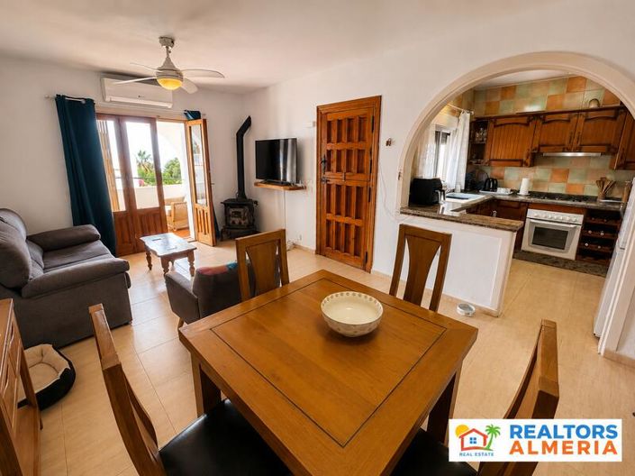 Image No.16-2 Bed Townhouse for sale