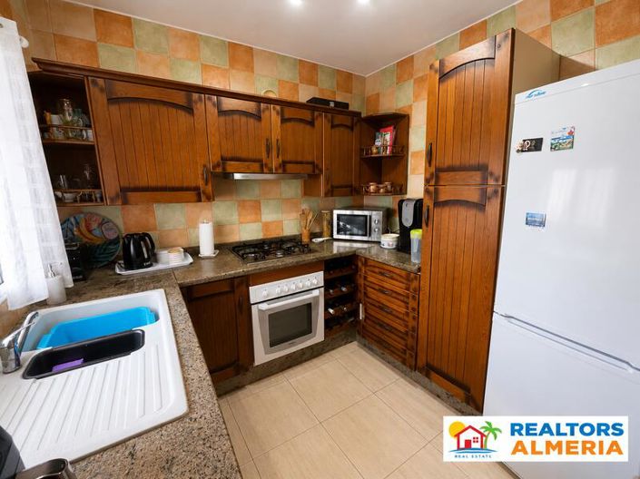 Image No.19-2 Bed Townhouse for sale