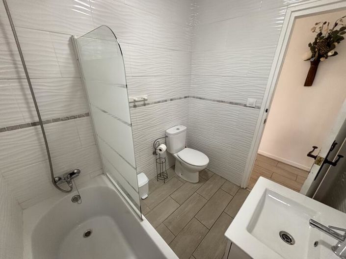 Image No.21-2 Bed Apartment for sale