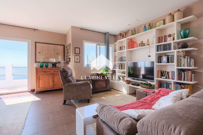 Image No.12-8 Bed Villa for sale