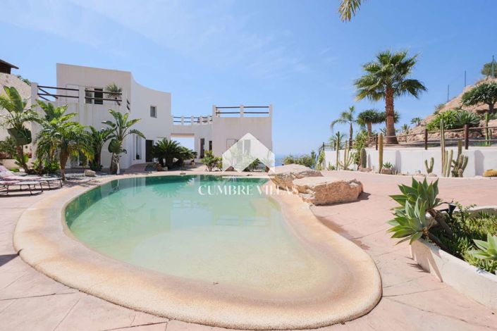 Image No.3-8 Bed Villa for sale