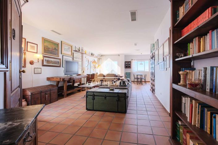 Image No.42-8 Bed Villa for sale