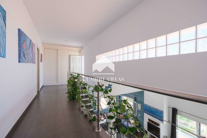 Image No.84-8 Bed Villa for sale